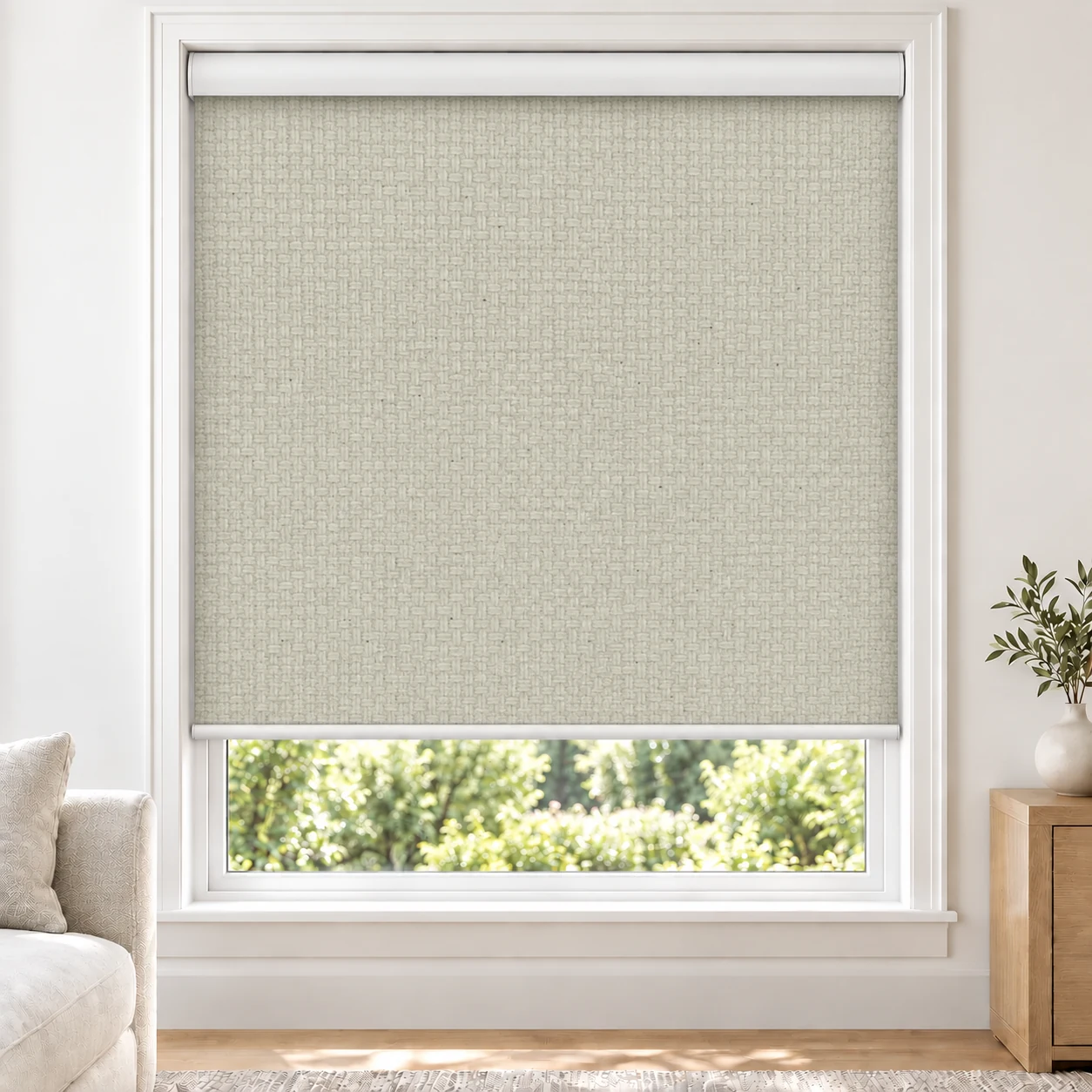 Sand Beige SCREEN-0PCT standard roller blind in a bright living room, blackout, fabric Beige0PCT-BO